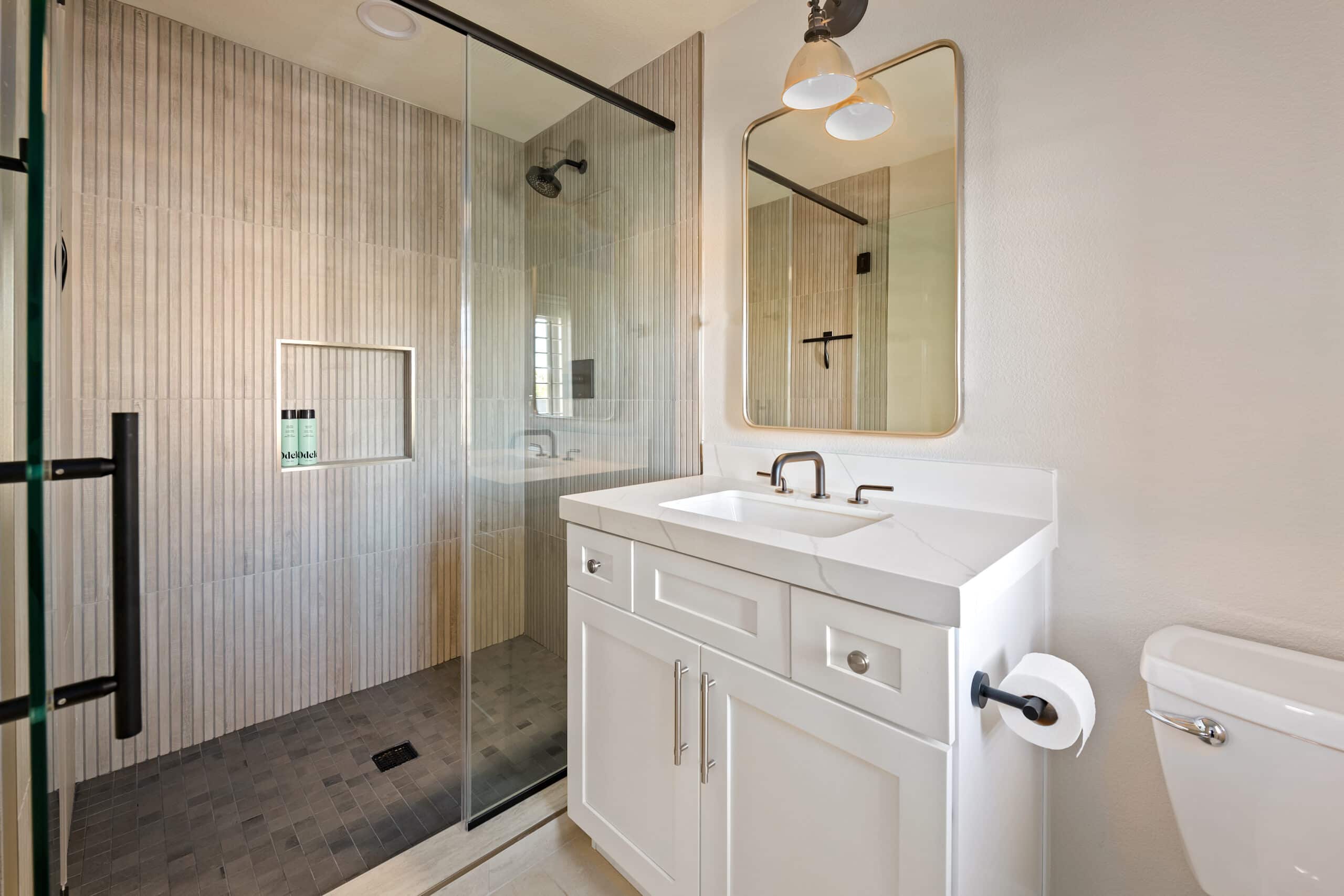 summerlinsouth-lacolombe-bathroom