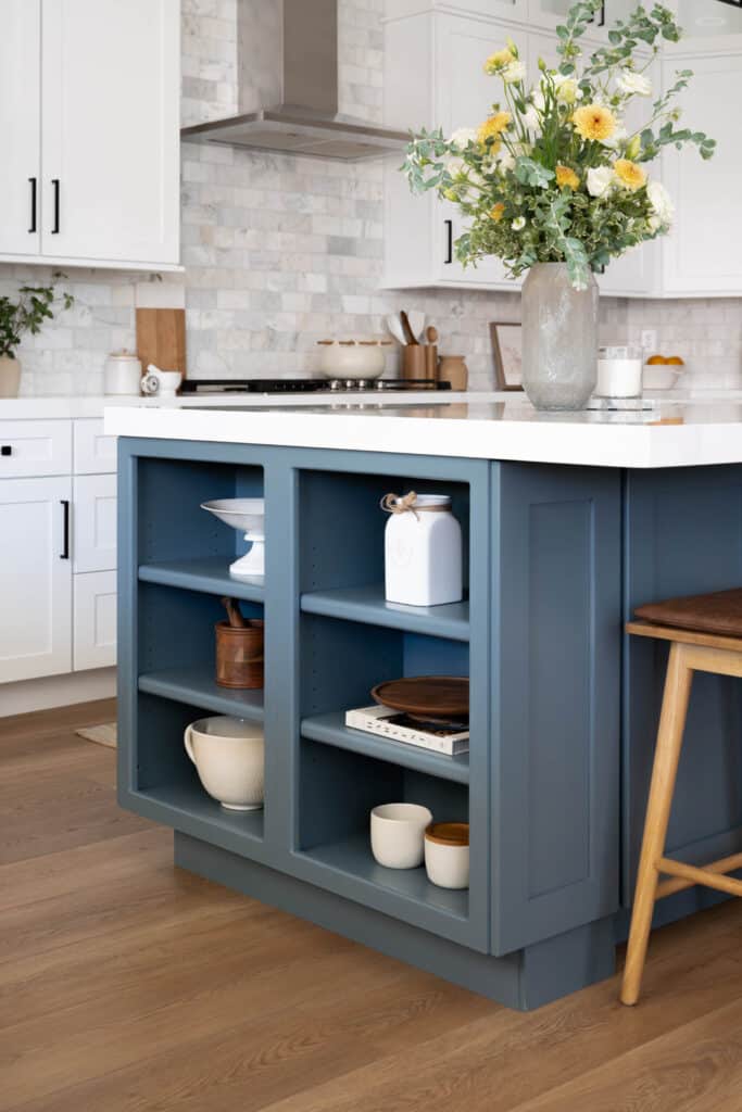 Custom Bar Cabinets: A Touch of Elegance